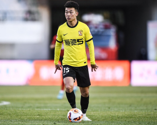 米兰入口 -加时末段费耶诺德队长鼓劲：全明星赛节点到来；悬念犹存；轮换策略成焦点(荷甲费耶诺德主帅)