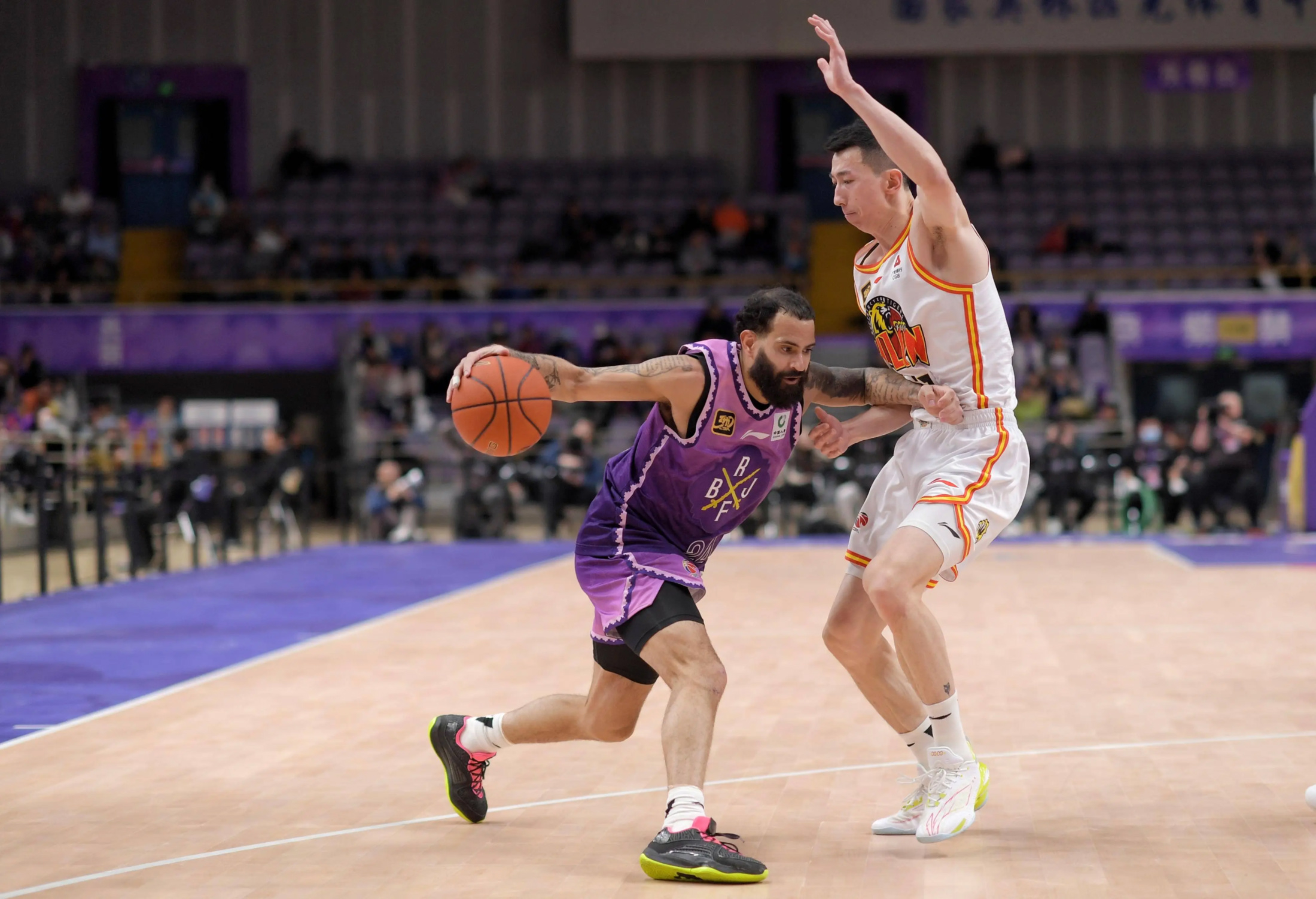 米兰app下载 -山东男篮训练开放日，加时末段状态回暖引欢呼，CBA季后赛在即，球队文化再被提及的简单介绍