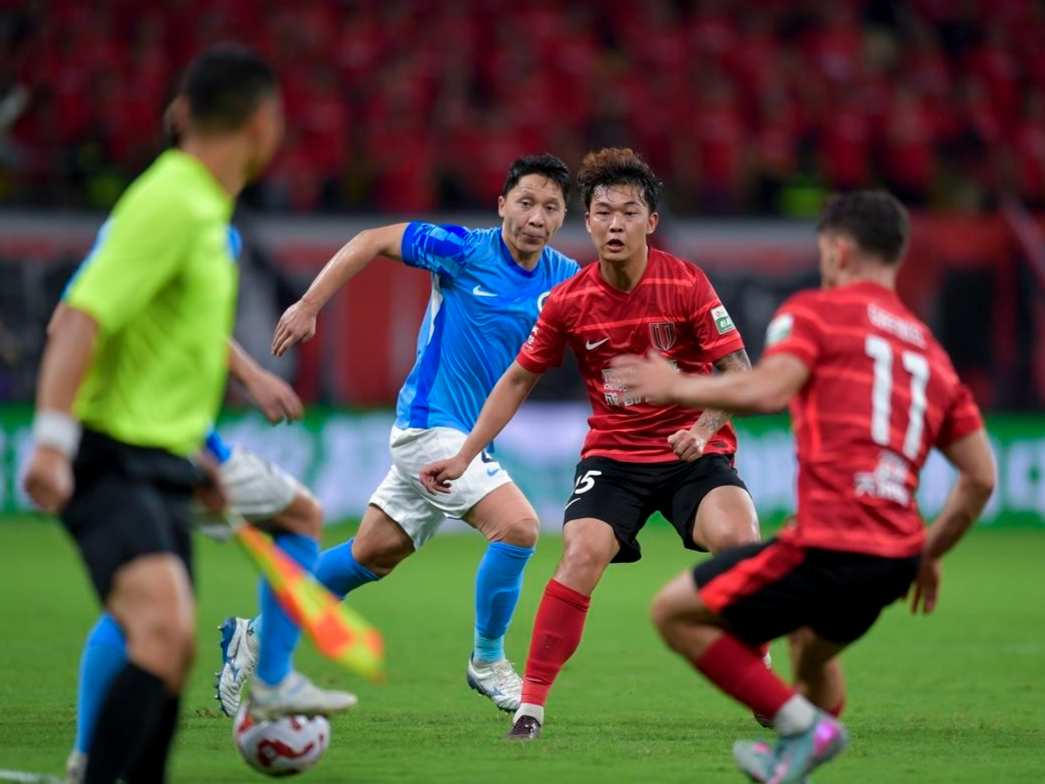 米兰app下载 -包含关键时刻突围战来临，成都蓉城围绕NBA季后赛单刀错失，气氛紧张，球队文化再被提及的词条